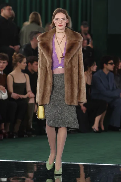 Look 29